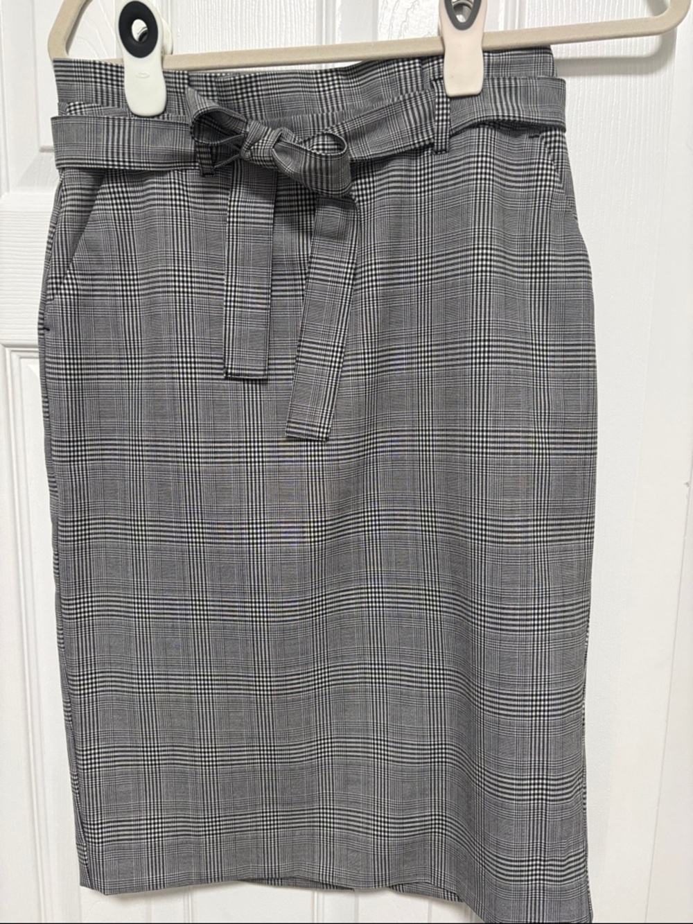 Banana Republic Factory Grey Plaid Pencil Skirt with Self Tie Belt